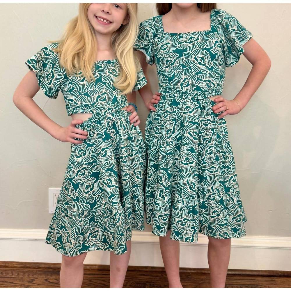 NEW MILON girl's flutter sleeve cut out dress in green